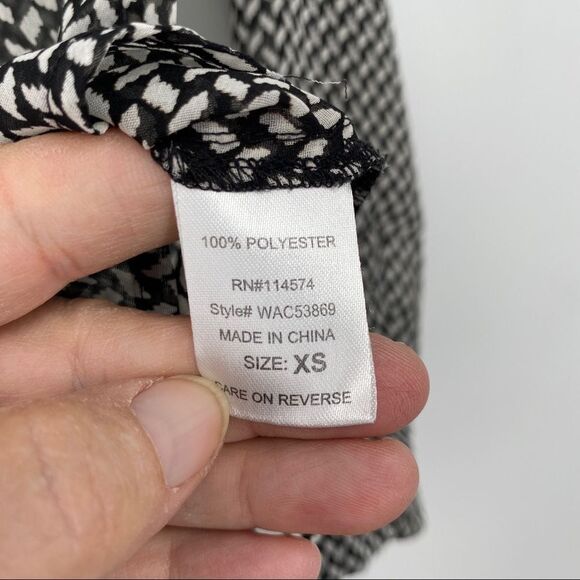 🐇 Pleione Women's 70s Inspired Striped Sheer Chiffon Button Down Shirt - Picture 7 of 9